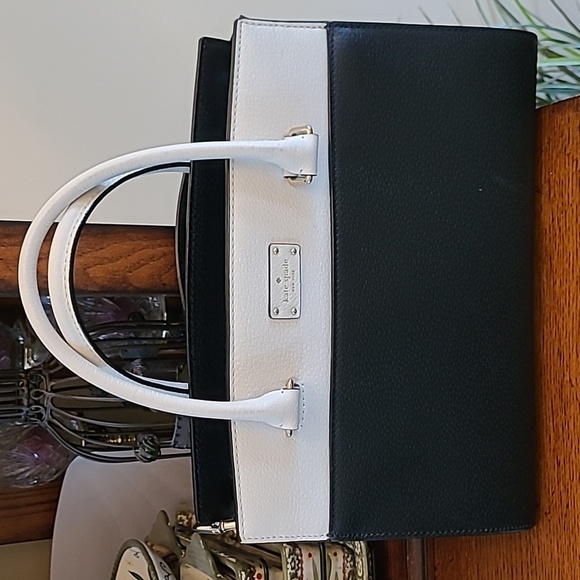 Kate Spade black & cream handbag with optional shoulder strap - Picture 1 of 16
